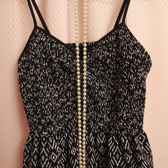 Dress - Picture 3 of 4